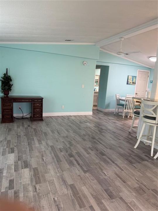 Activo con contrato: $224,900 (2 camas, 2 baños, 1144 Pies cuadrados)