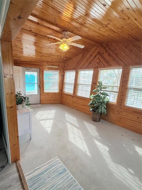 Activo con contrato: $224,900 (2 camas, 2 baños, 1144 Pies cuadrados)