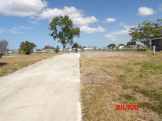 На продажу: $69,900 (0.19 acres)