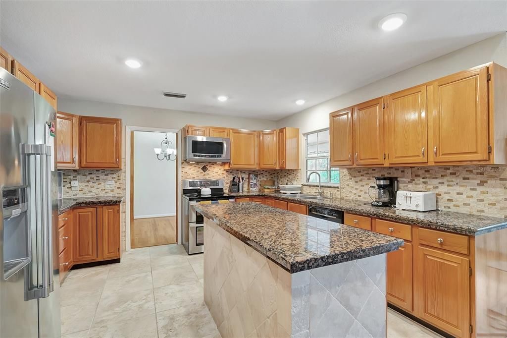 待售: $495,000 (4 贝兹, 2 浴室, 2420 平方英尺)