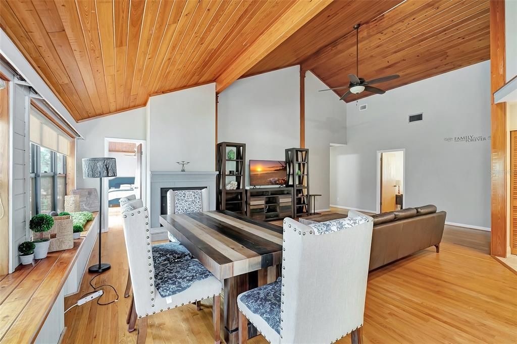 待售: $495,000 (4 贝兹, 2 浴室, 2420 平方英尺)