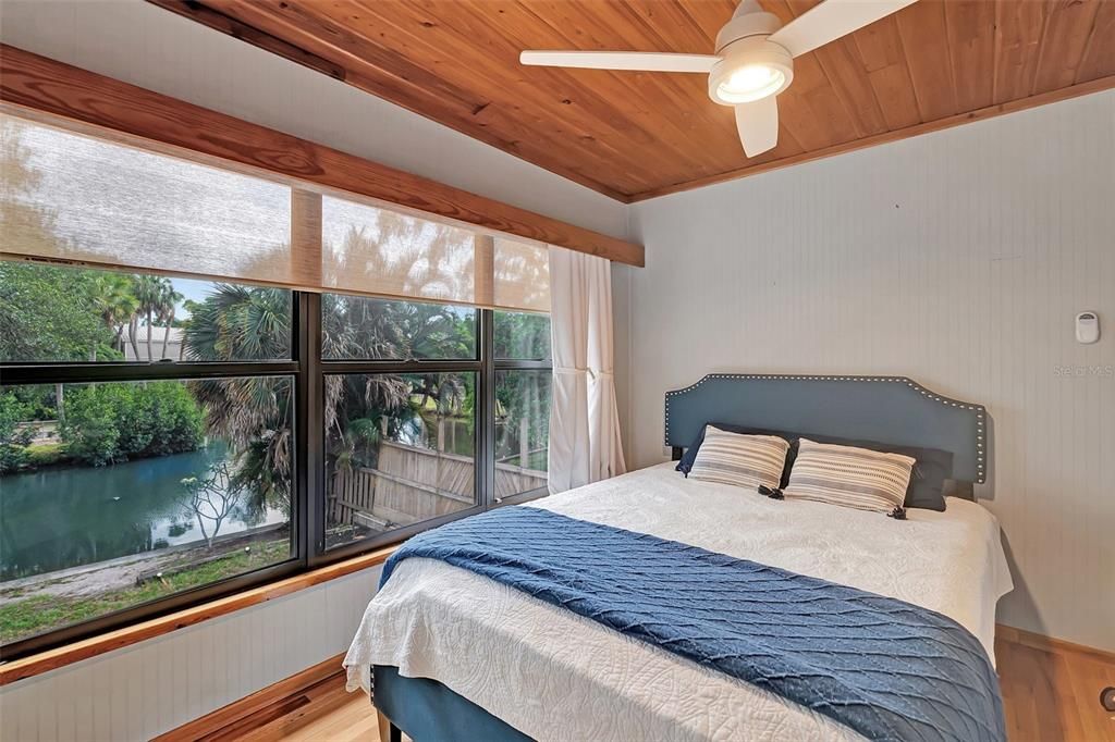 待售: $495,000 (4 贝兹, 2 浴室, 2420 平方英尺)