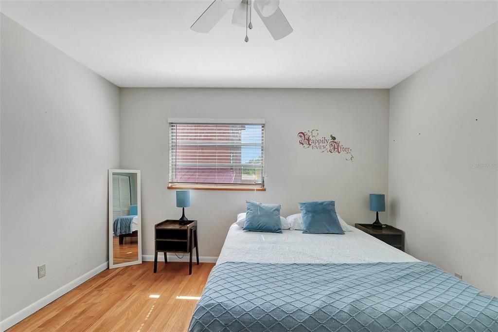 待售: $495,000 (4 贝兹, 2 浴室, 2420 平方英尺)