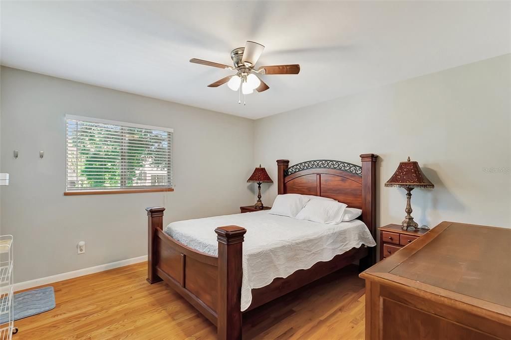 待售: $495,000 (4 贝兹, 2 浴室, 2420 平方英尺)