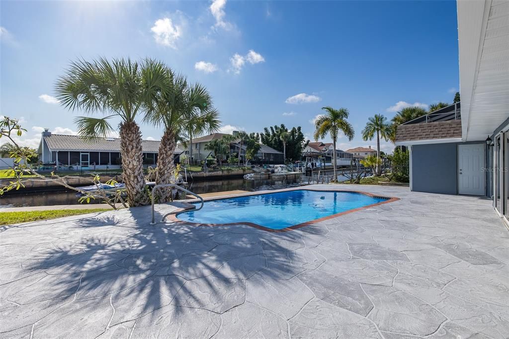 Active With Contract: $498,000 (3 beds, 3 baths, 1708 Square Feet)