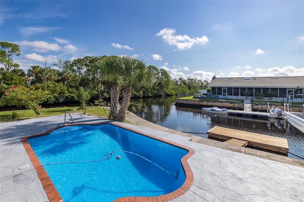 Active With Contract: $498,000 (3 beds, 3 baths, 1708 Square Feet)