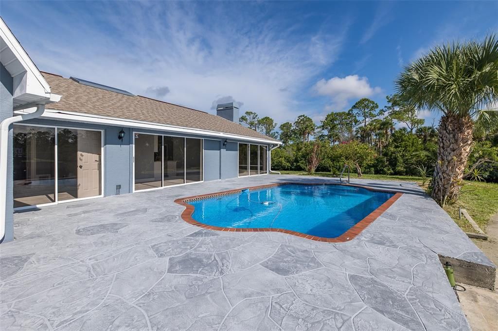 Active With Contract: $498,000 (3 beds, 3 baths, 1708 Square Feet)