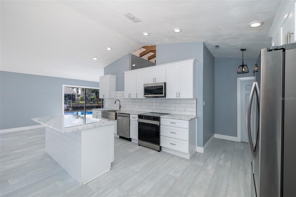 Active With Contract: $498,000 (3 beds, 3 baths, 1708 Square Feet)