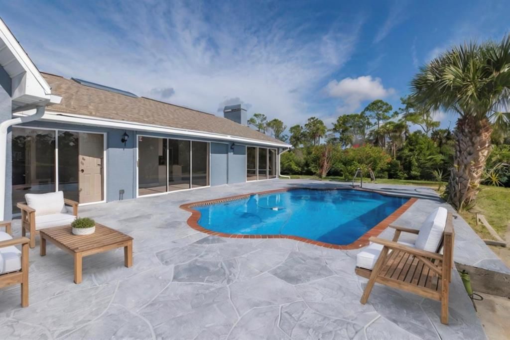 Active With Contract: $498,000 (3 beds, 3 baths, 1708 Square Feet)