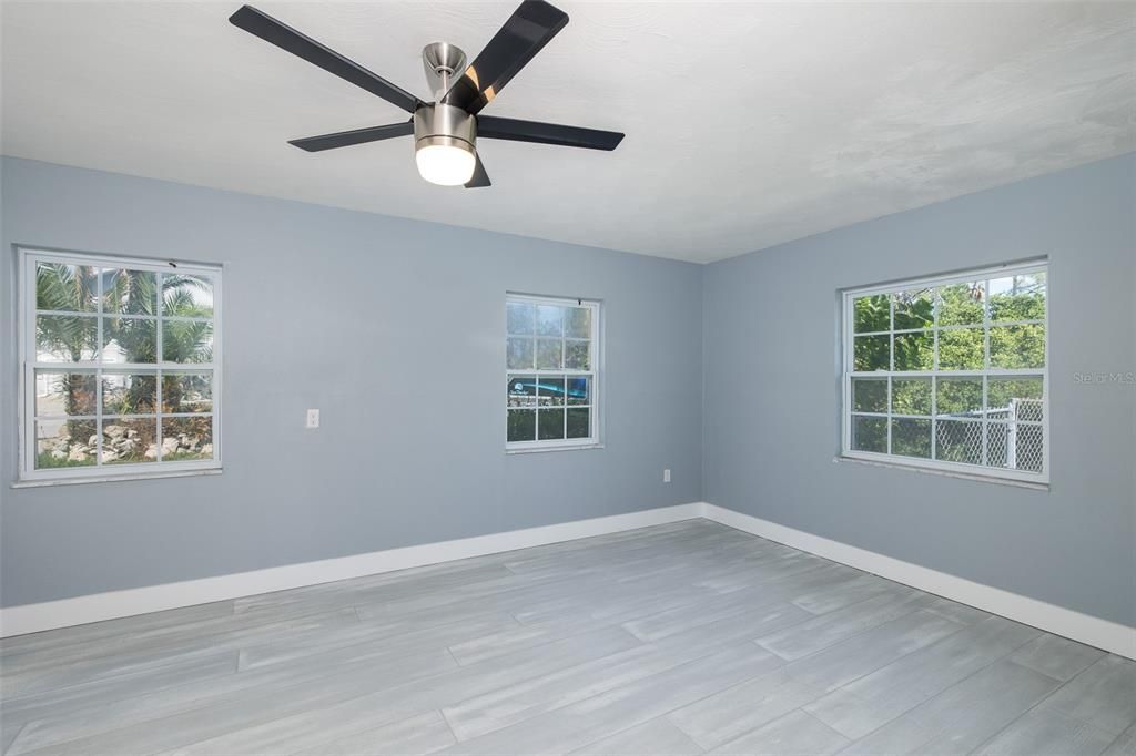 Active With Contract: $498,000 (3 beds, 3 baths, 1708 Square Feet)