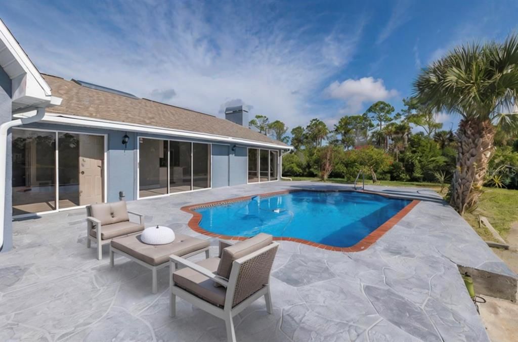 Active With Contract: $498,000 (3 beds, 3 baths, 1708 Square Feet)