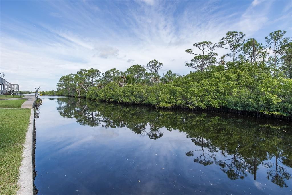 Active With Contract: $498,000 (3 beds, 3 baths, 1708 Square Feet)