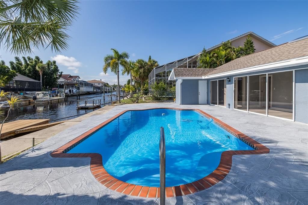 Active With Contract: $498,000 (3 beds, 3 baths, 1708 Square Feet)