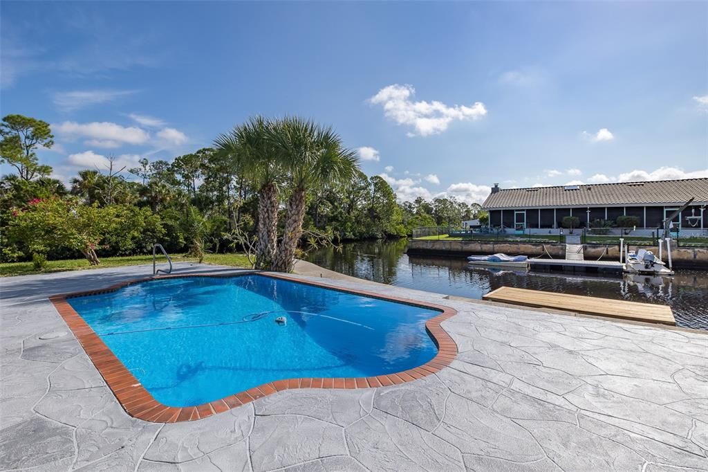 Active With Contract: $498,000 (3 beds, 3 baths, 1708 Square Feet)