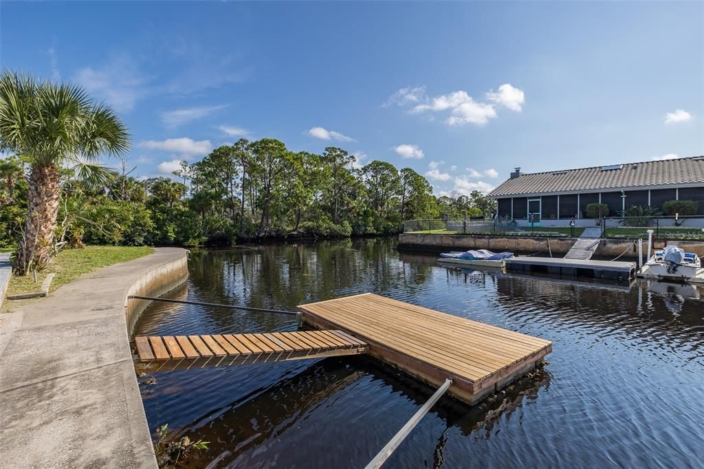 Active With Contract: $498,000 (3 beds, 3 baths, 1708 Square Feet)