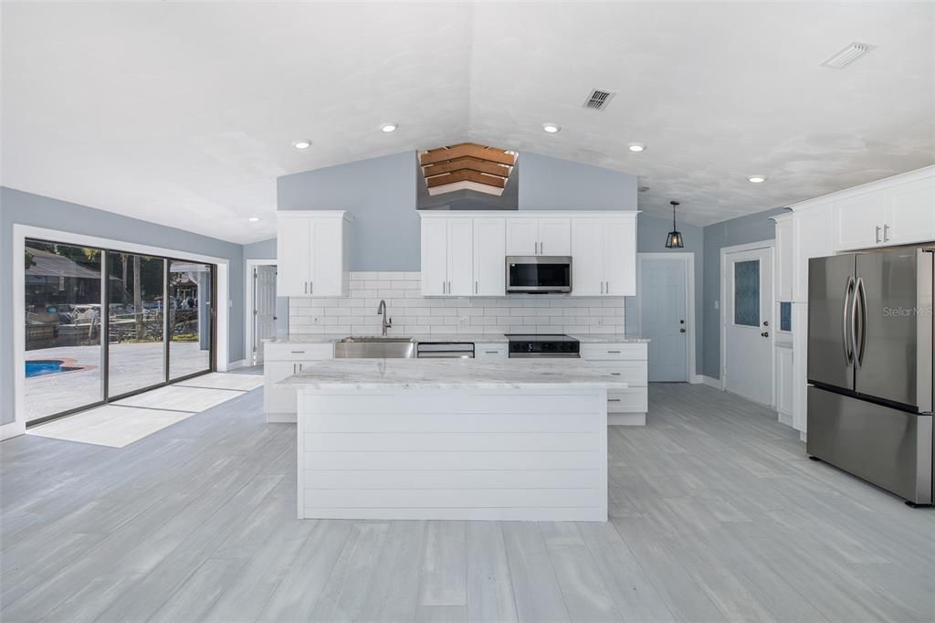 Active With Contract: $498,000 (3 beds, 3 baths, 1708 Square Feet)