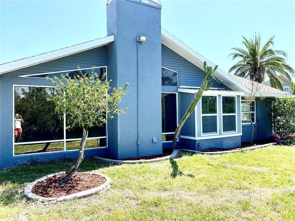 Active With Contract: $498,000 (3 beds, 3 baths, 1708 Square Feet)