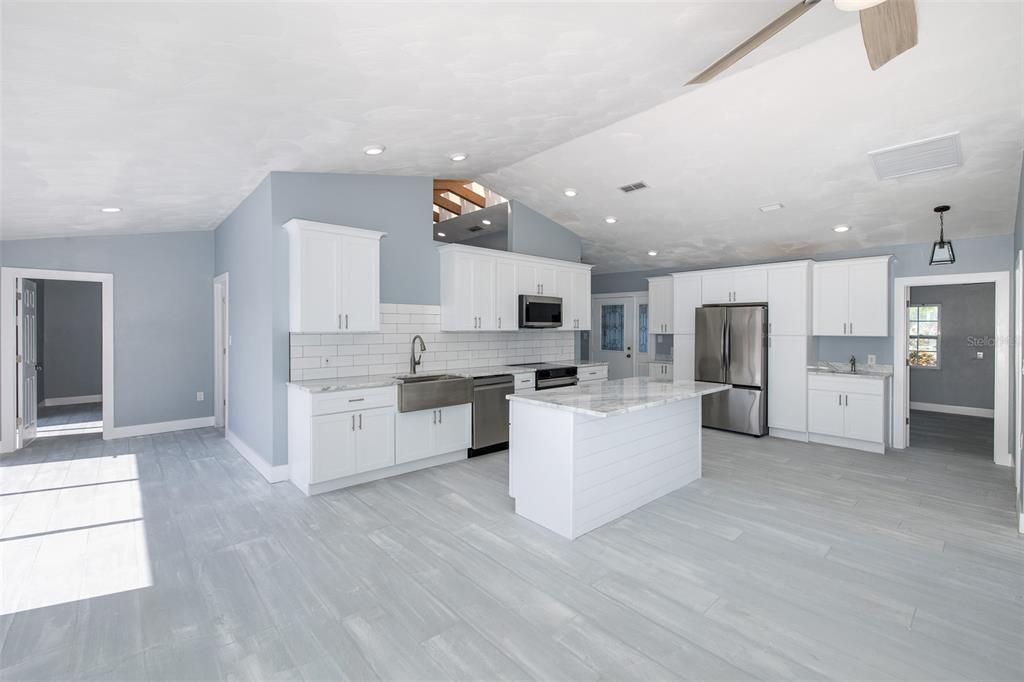 Active With Contract: $498,000 (3 beds, 3 baths, 1708 Square Feet)