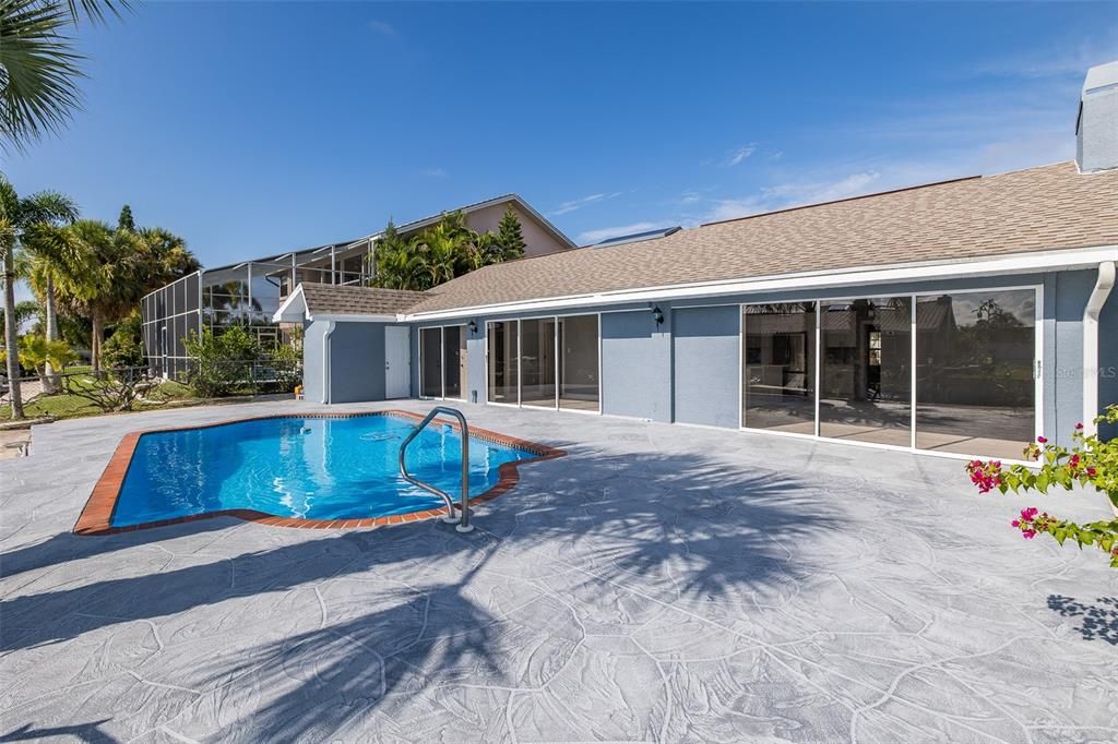 Active With Contract: $498,000 (3 beds, 3 baths, 1708 Square Feet)