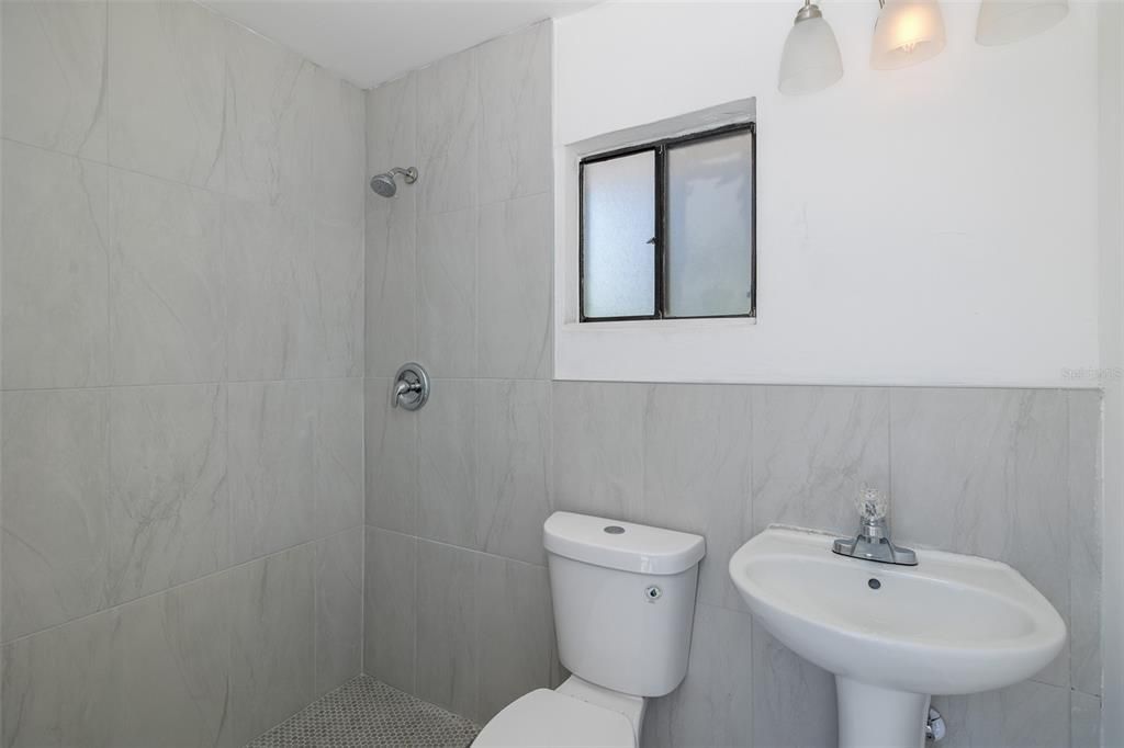 Active With Contract: $498,000 (3 beds, 3 baths, 1708 Square Feet)