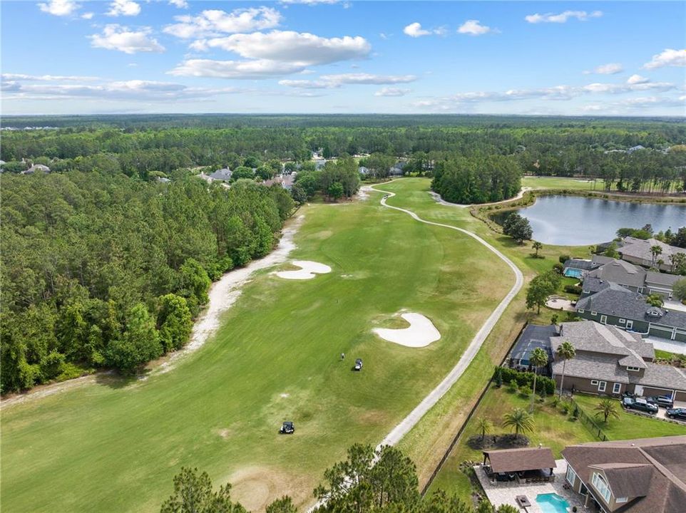 合同活跃: $550,000 (4 贝兹, 2 浴室, 2568 平方英尺)