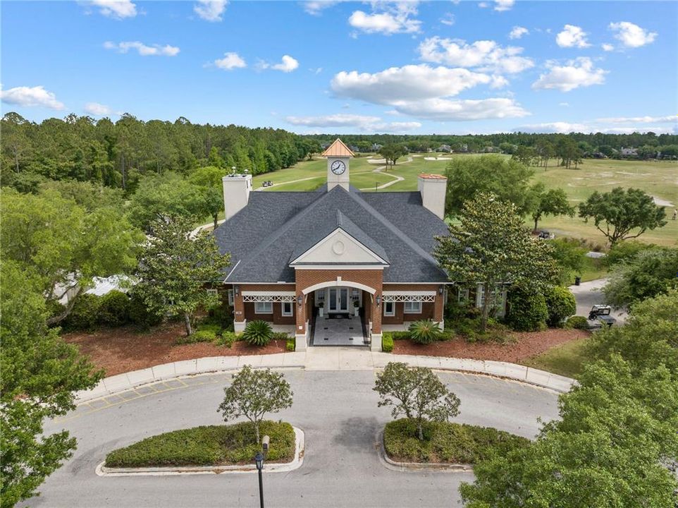 合同活跃: $550,000 (4 贝兹, 2 浴室, 2568 平方英尺)