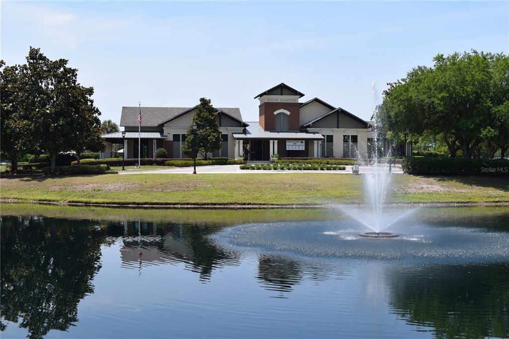 合同活跃: $550,000 (4 贝兹, 2 浴室, 2568 平方英尺)