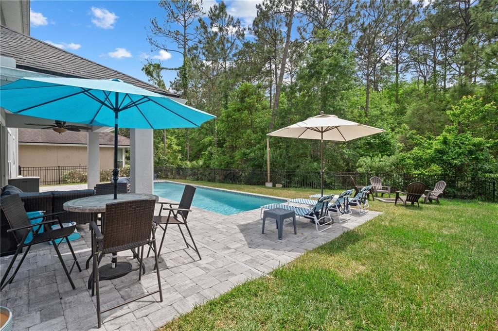 合同活跃: $550,000 (4 贝兹, 2 浴室, 2568 平方英尺)