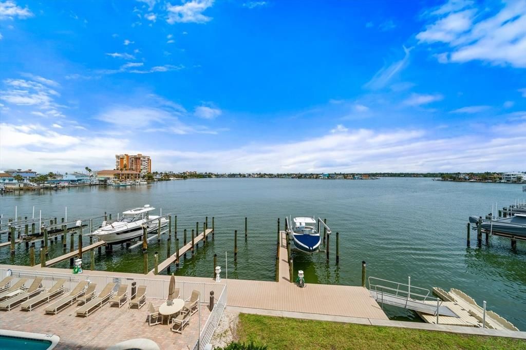 待售: $1,049,000 (3 贝兹, 3 浴室, 1995 平方英尺)