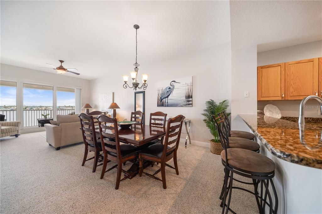 待售: $1,049,000 (3 贝兹, 3 浴室, 1995 平方英尺)