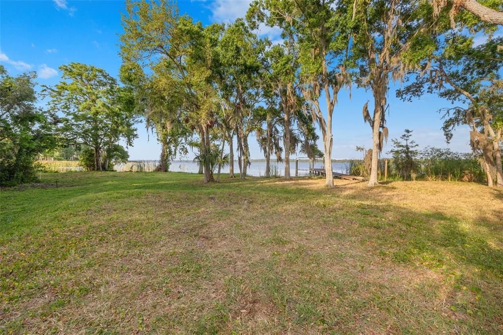 待售: $1,490,000 (2.89 acres)