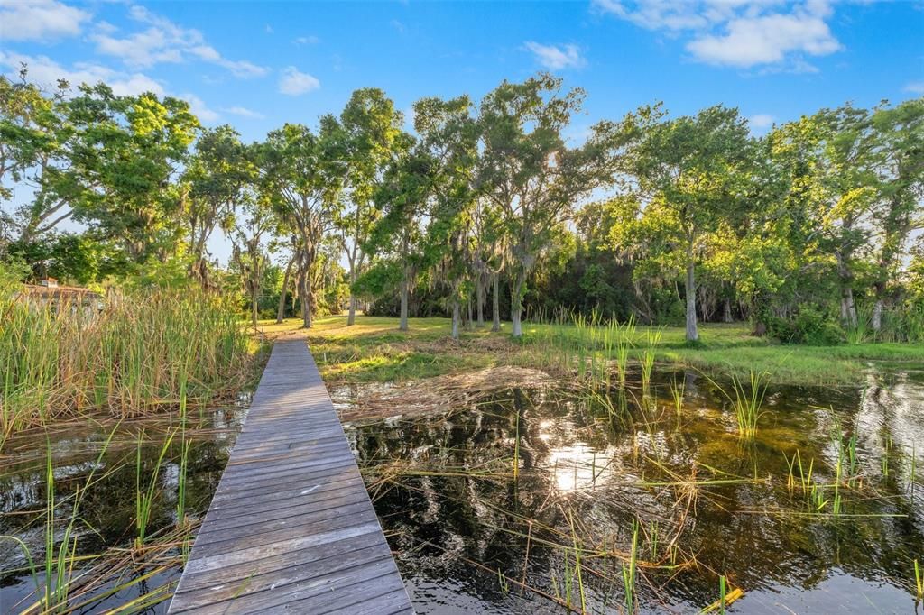 待售: $1,490,000 (2.89 acres)