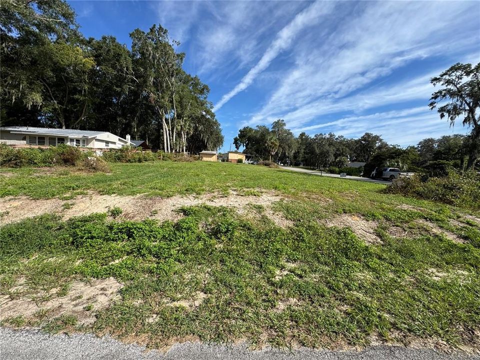 На продажу: $35,000 (0.22 acres)