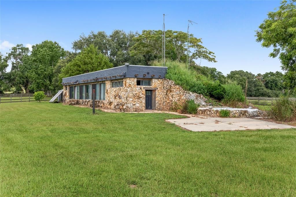 For Sale: $1,999,000 (1 beds, 1 baths, 2088 Square Feet)