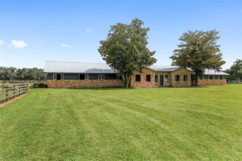 For Sale: $1,999,000 (1 beds, 1 baths, 2088 Square Feet)