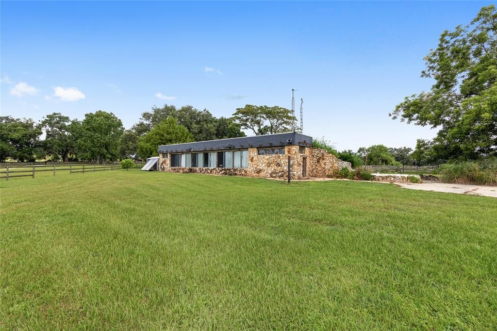 For Sale: $1,999,000 (1 beds, 1 baths, 2088 Square Feet)