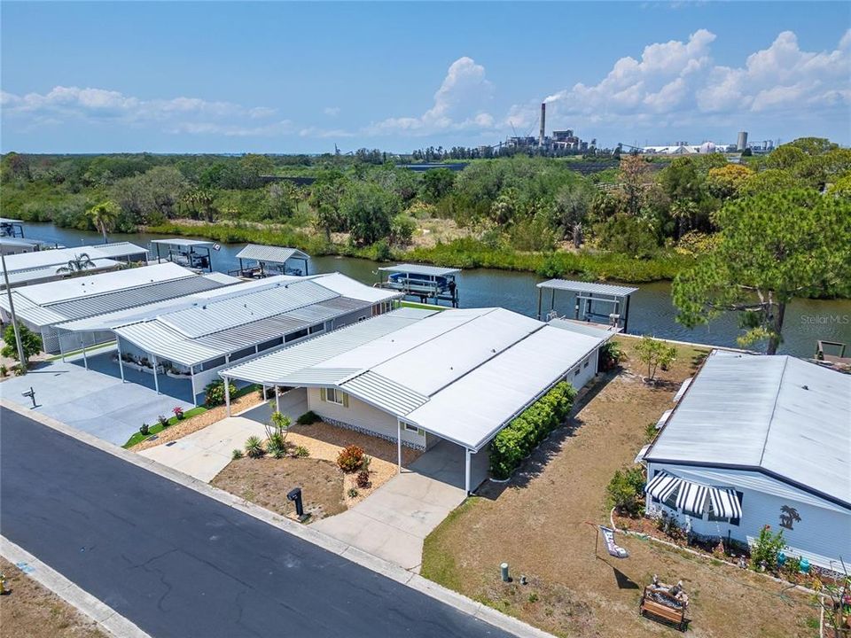 Под контрактом: $289,000 (2 спален, 2 ванн, 1200 Квадратных фут)