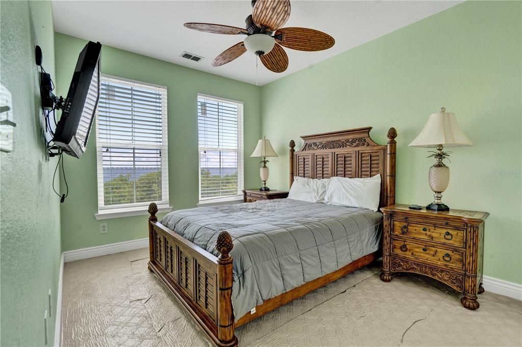 В аренду: $3,200 (3 спален, 2 ванн, 1740 Квадратных фут)