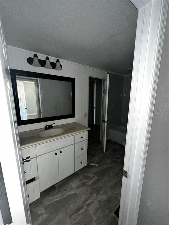 Active With Contract: $150,000 (4 beds, 2 baths, 1440 Square Feet)