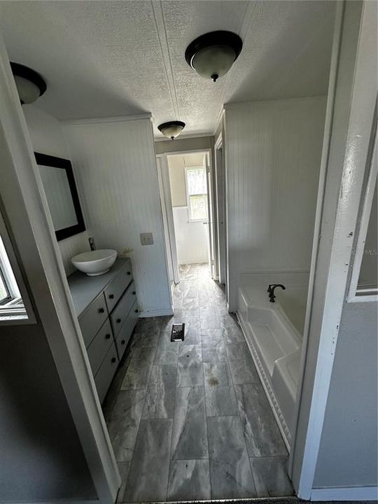 Active With Contract: $150,000 (4 beds, 2 baths, 1440 Square Feet)