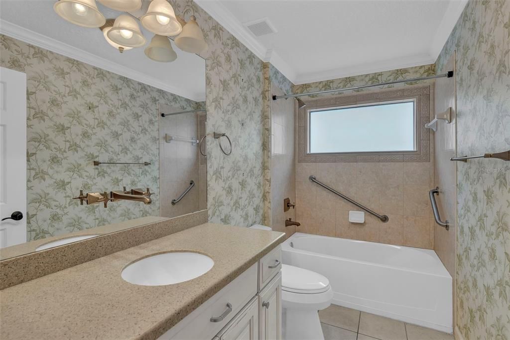 待售: $380,000 (3 贝兹, 2 浴室, 1613 平方英尺)