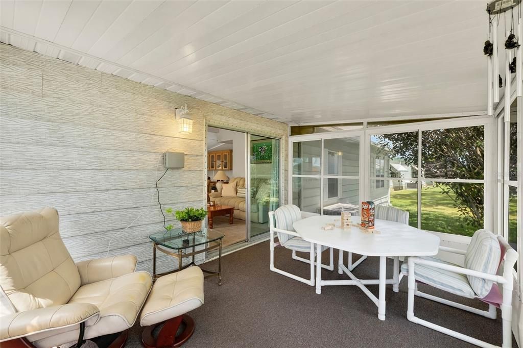 For Sale: $165,900 (2 beds, 2 baths, 1056 Square Feet)