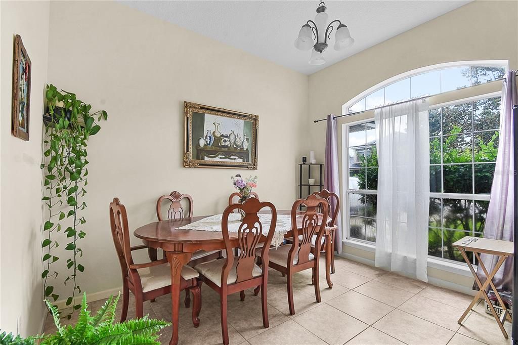 待售: $414,000 (4 贝兹, 2 浴室, 2043 平方英尺)