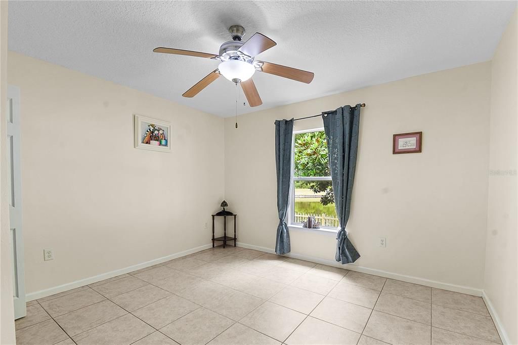 待售: $414,000 (4 贝兹, 2 浴室, 2043 平方英尺)