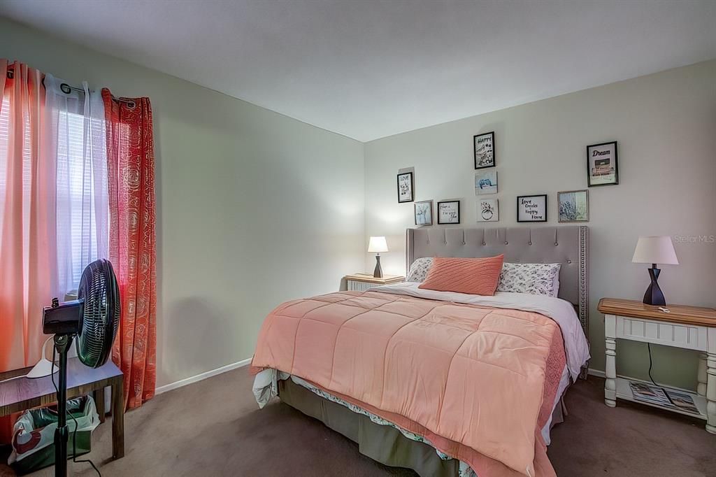 For Sale: $121,900 (2 beds, 2 baths, 832 Square Feet)