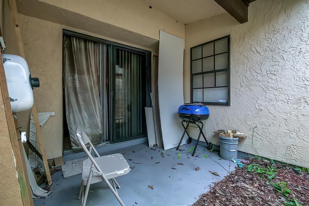 For Sale: $121,900 (2 beds, 2 baths, 832 Square Feet)