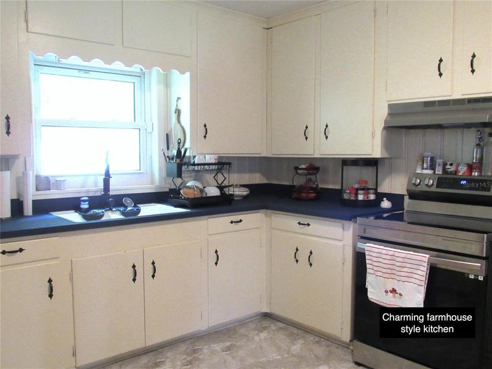 For Sale: $299,900 (3 beds, 2 baths, 1780 Square Feet)