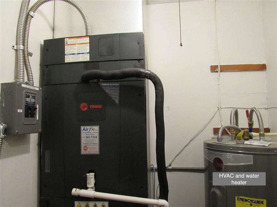 For Sale: $299,900 (3 beds, 2 baths, 1780 Square Feet)