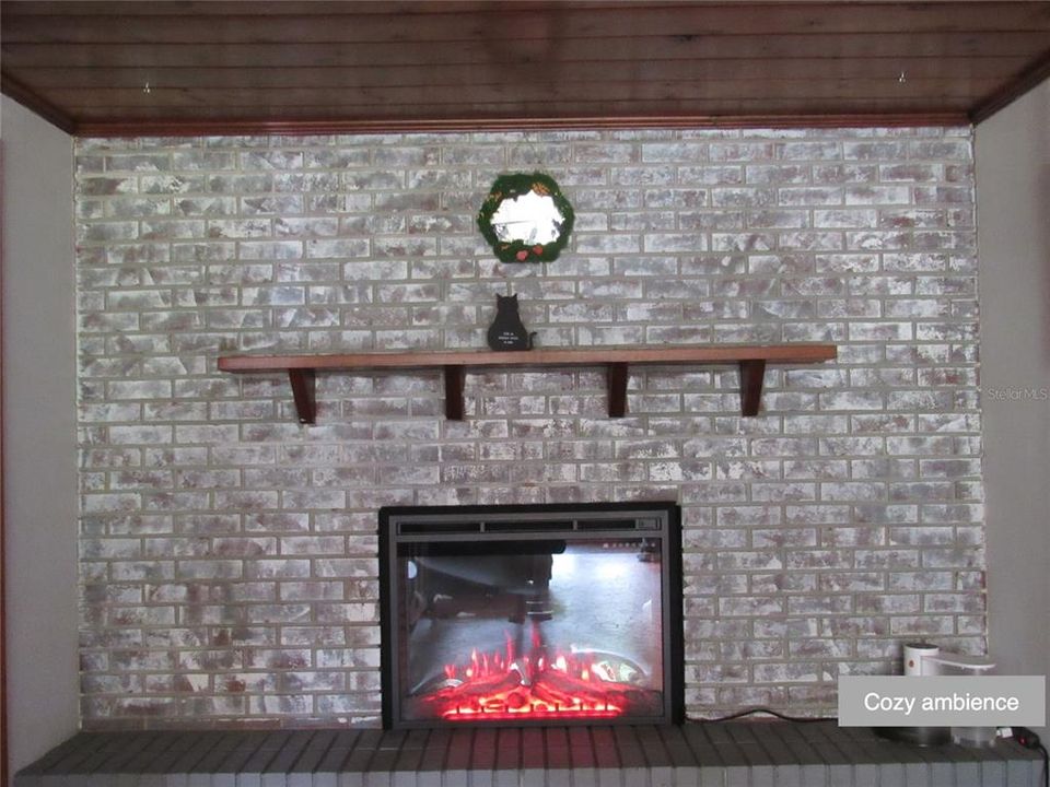 For Sale: $299,900 (3 beds, 2 baths, 1780 Square Feet)