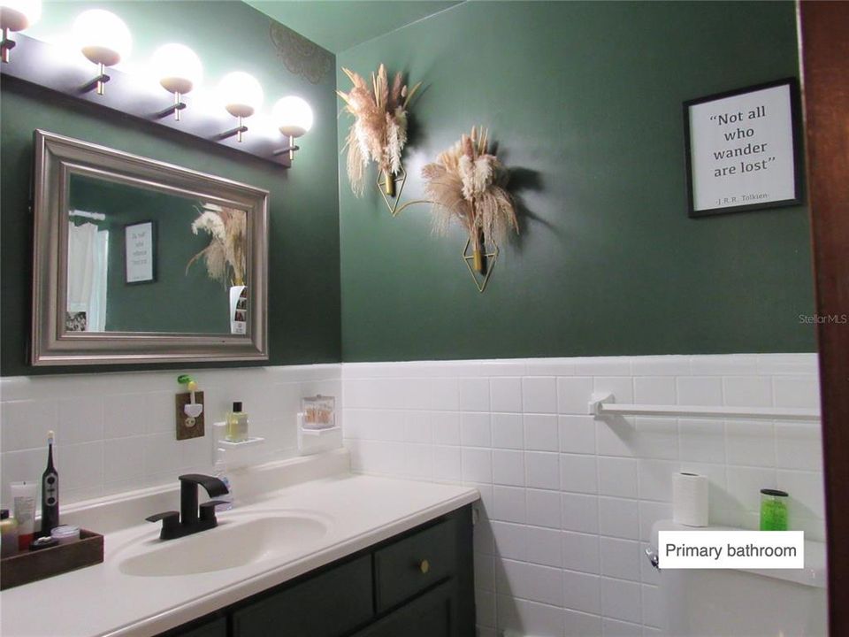 For Sale: $299,900 (3 beds, 2 baths, 1780 Square Feet)